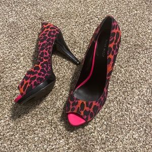 Nine West pink cheetah heel